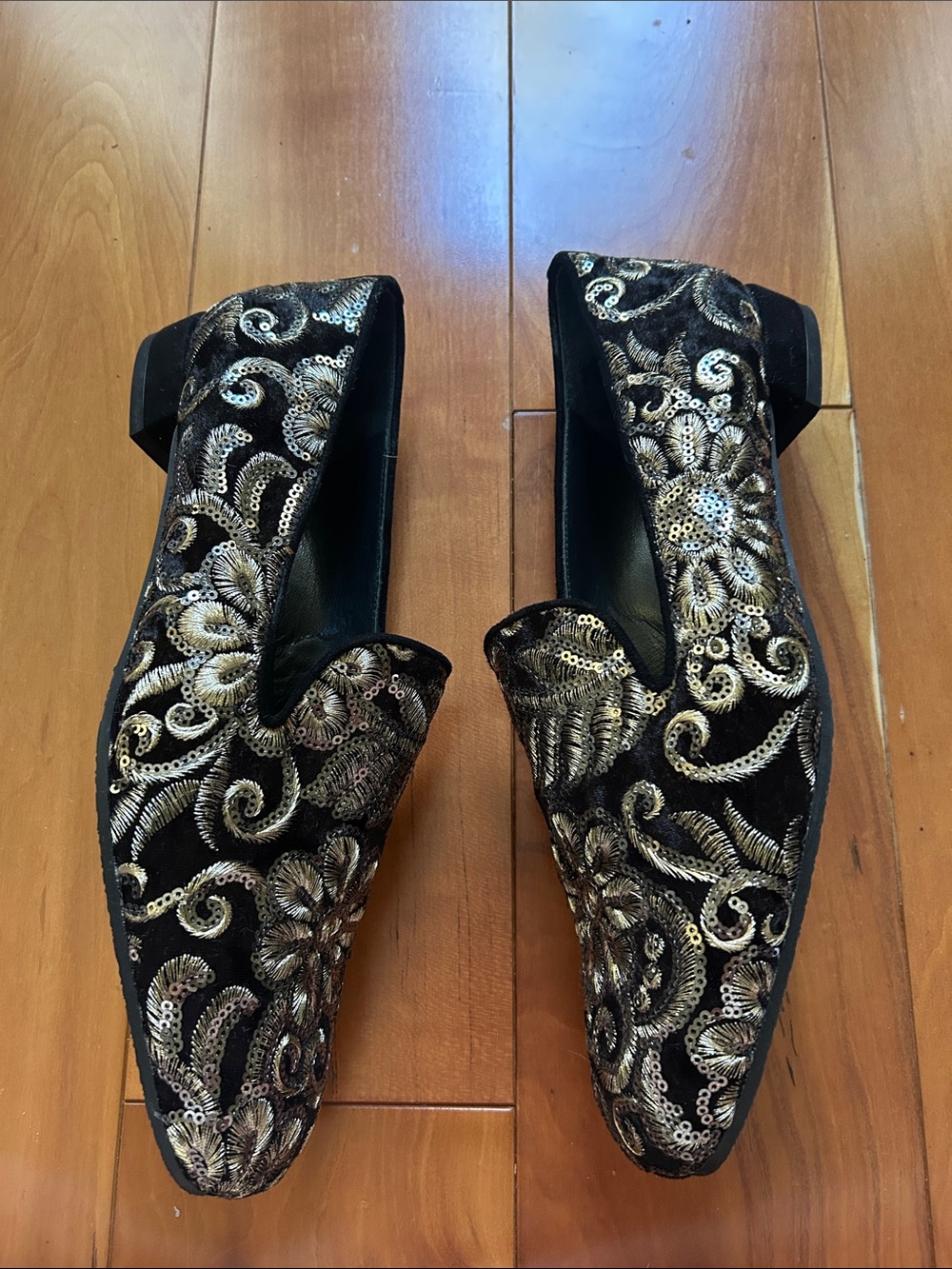 Stuart Weitzman Black Velvet Embellished Floral Loafers - Picture 3 of 12